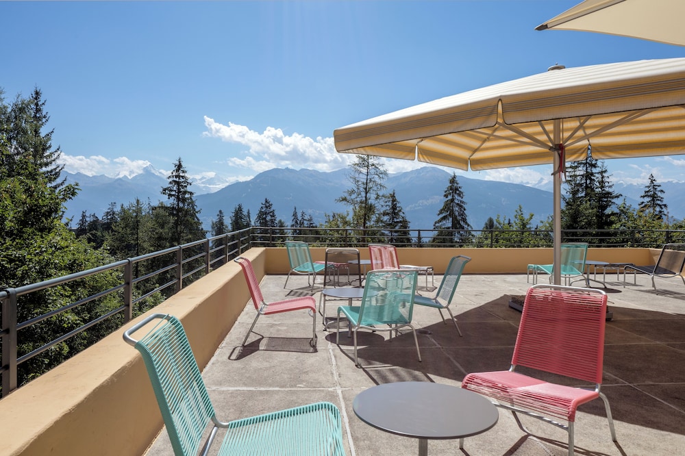 Youth Hostel Crans Montana 48/53