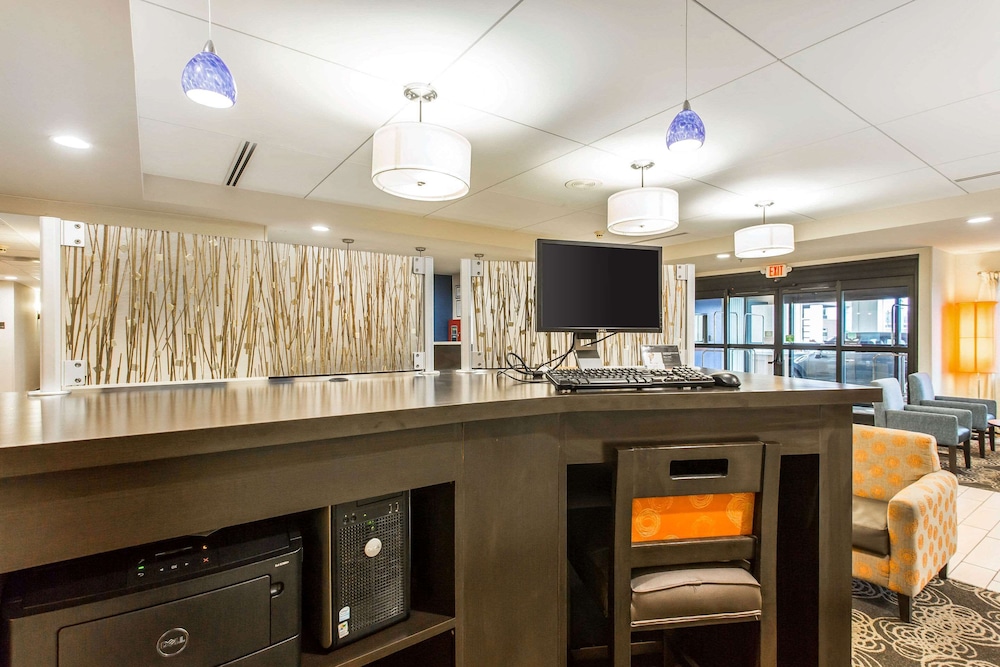 Comfort Inn & Suites Cookeville 6/33