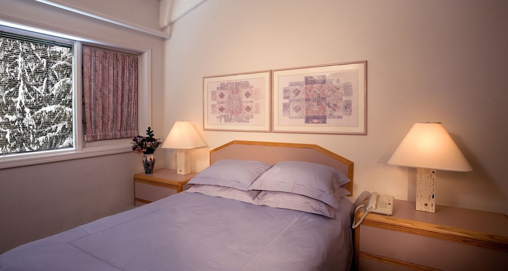 Crystal Mountain Hotels 25/50