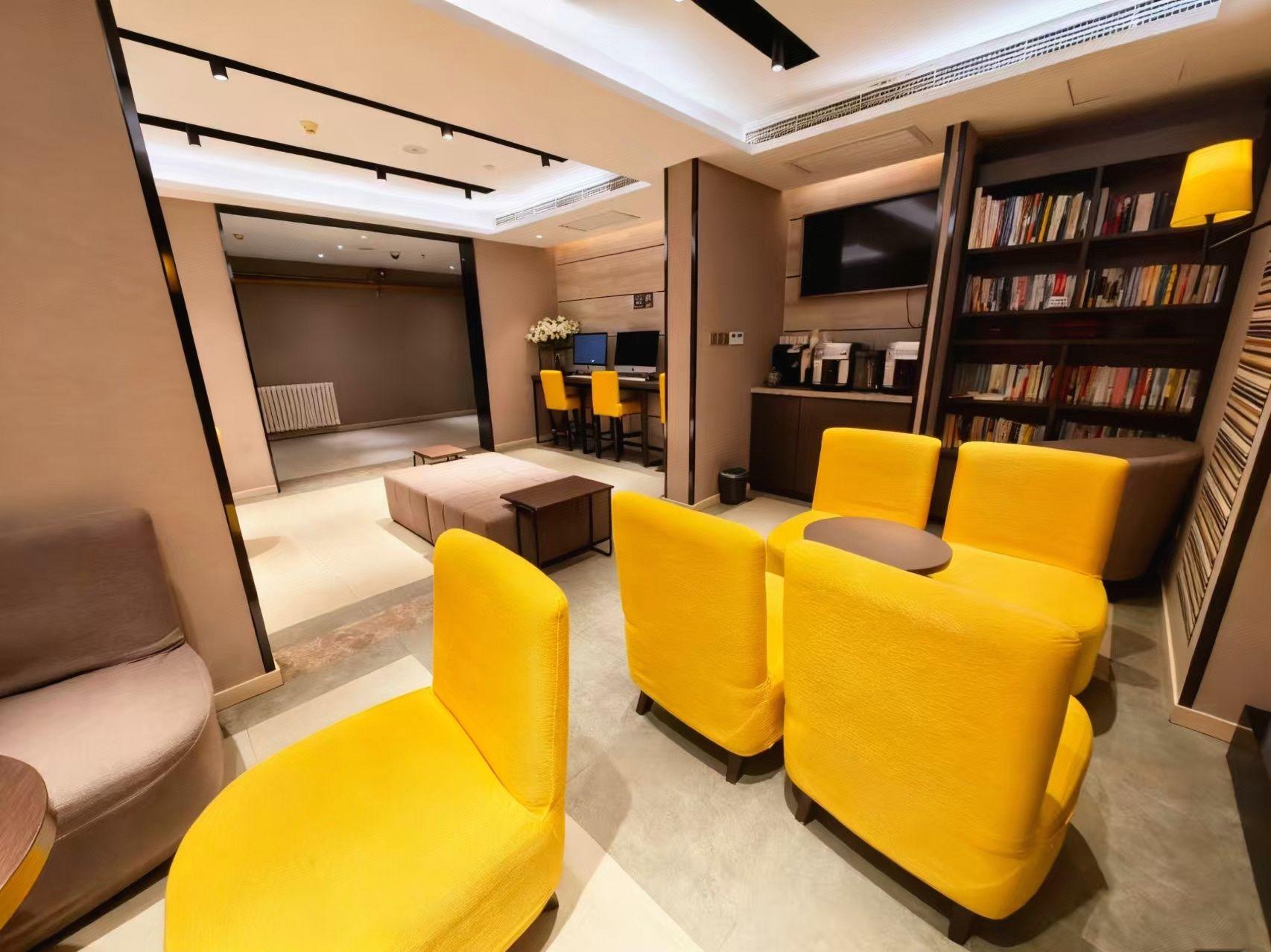 Homeinn Plus (Beijing Zhongguancun Wudaokou) 24/42