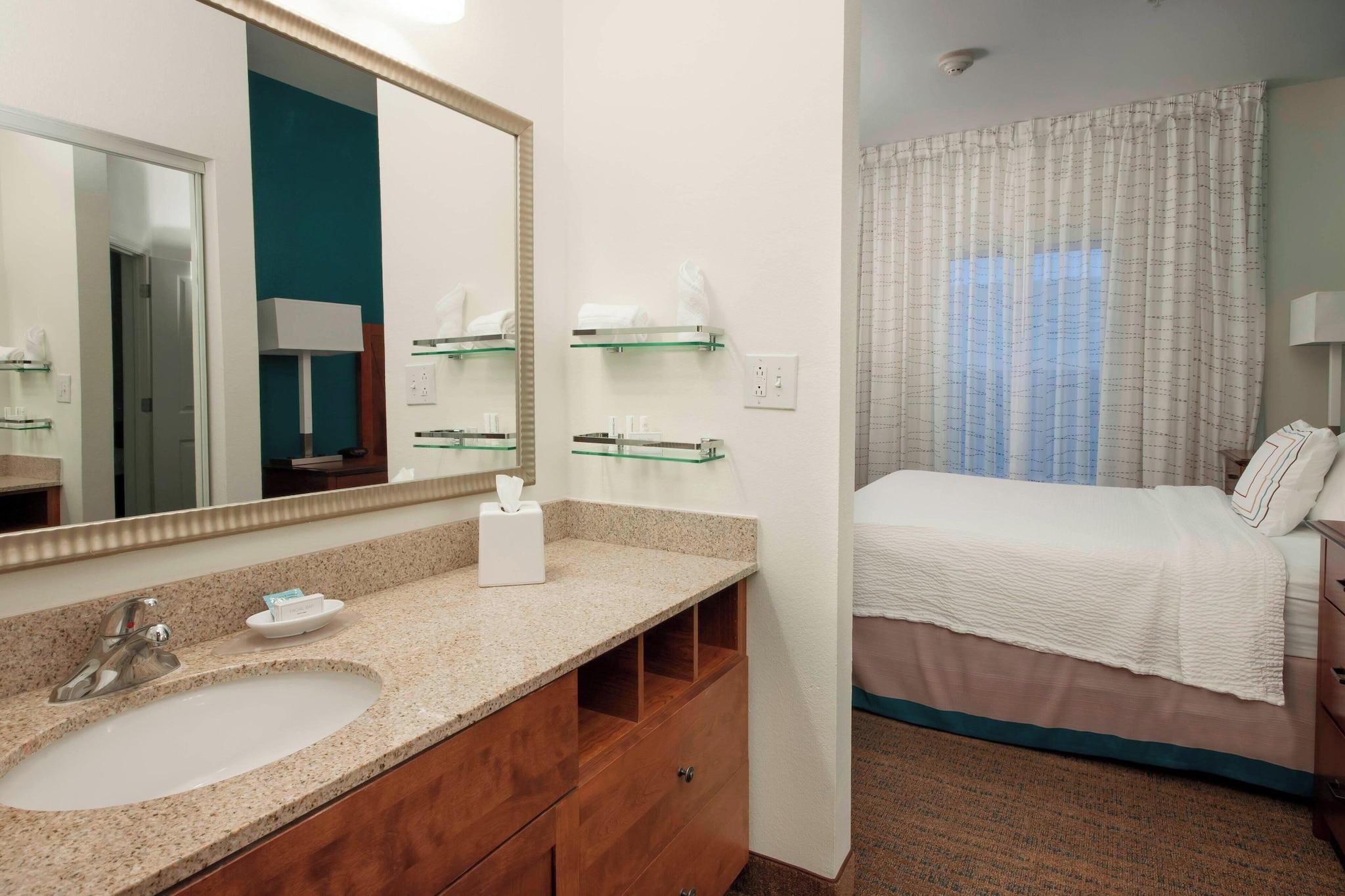 2 Bedrooms, Suite, Accessible