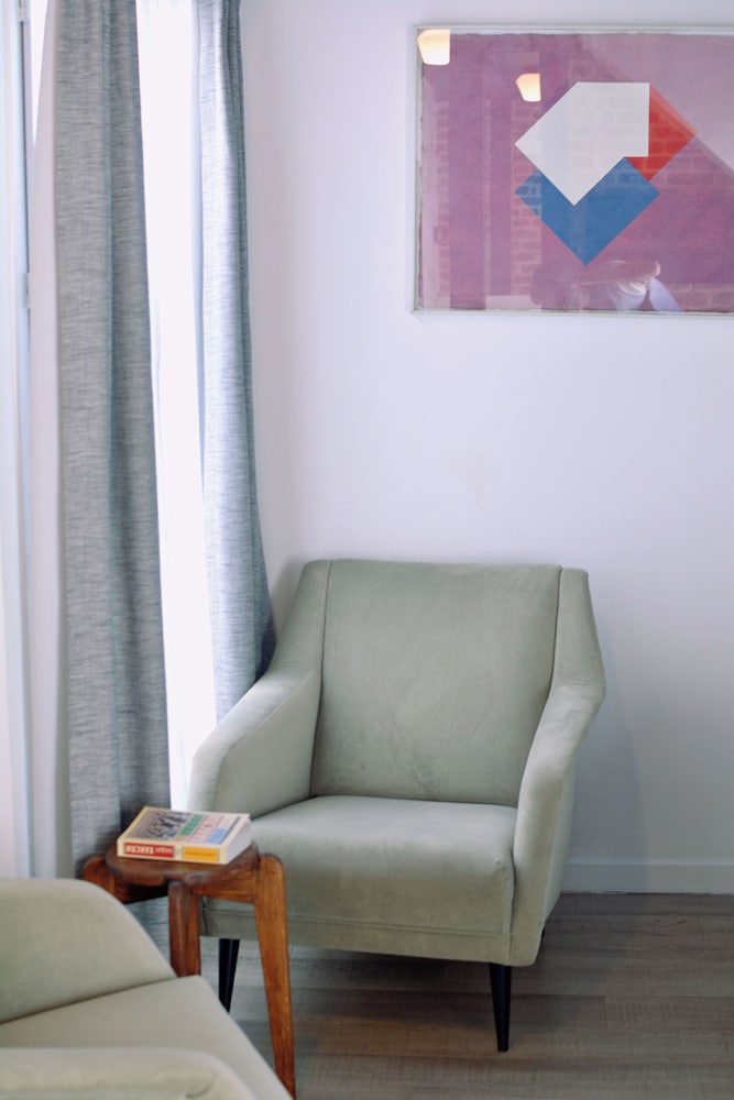 Hotel Lucien 24/43