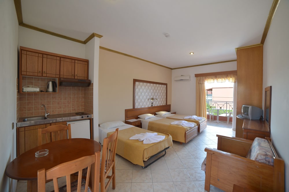 Angelina Hotel and Apartments 21/60