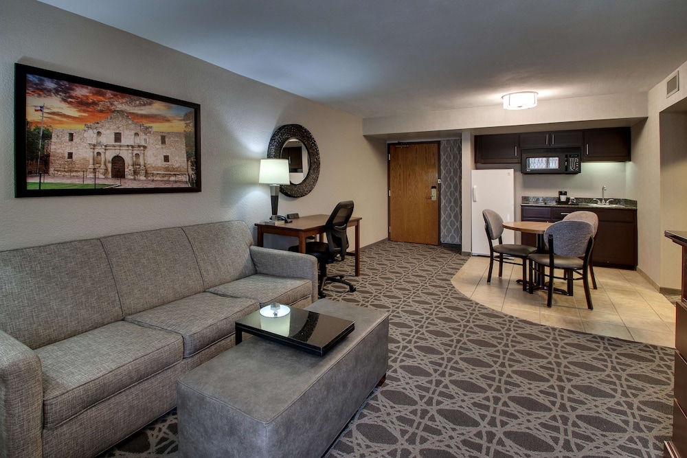 Drury Plaza Hotel San Antonio Airport 23/50