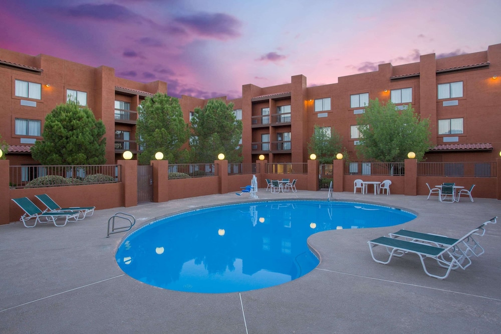 Super 8 By Wyndham Page/Lake Powell 9/40