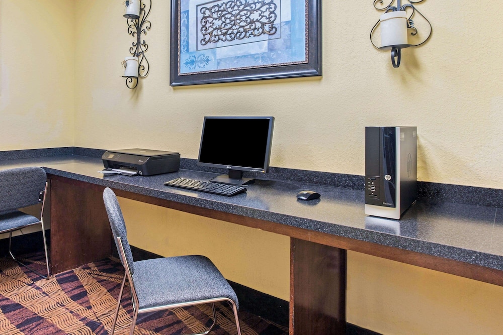La Quinta Inn Suites By Wyndham Mobile Satsuma Saraland 41/50