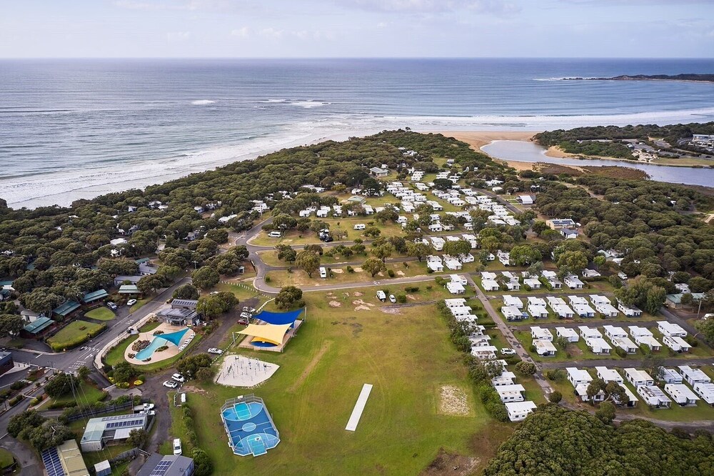 ANGLESEA BEACHFRONT FAMILY CARAVAN PARK 43/50