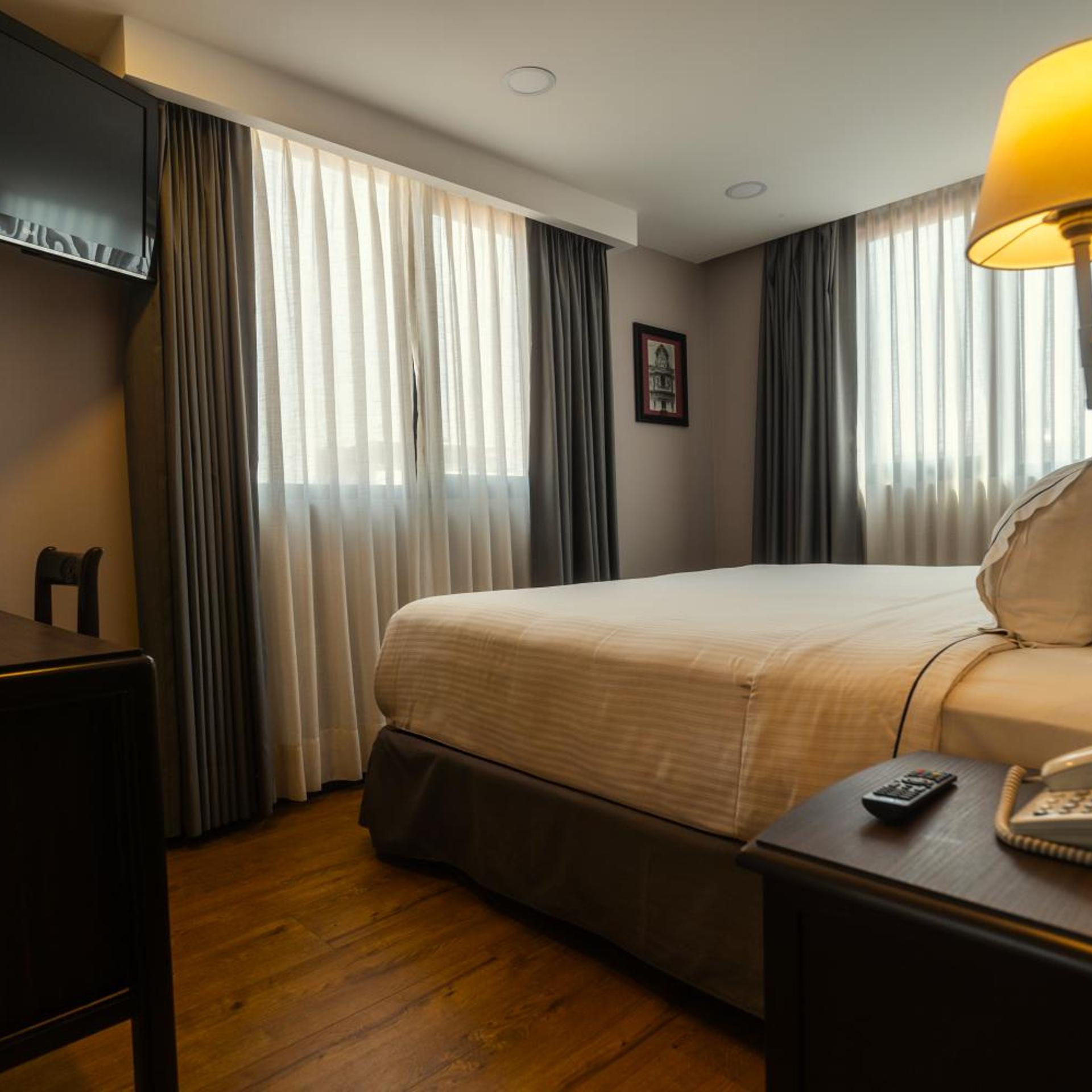 Deluxe, King Bed