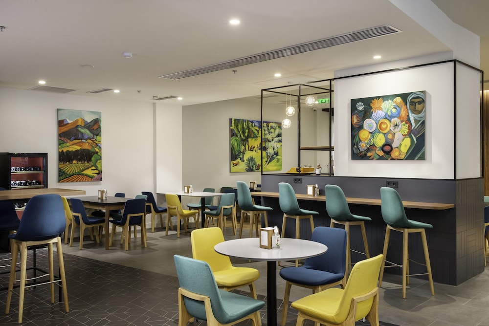 Holiday Inn Yerevan Republic Square 36/50