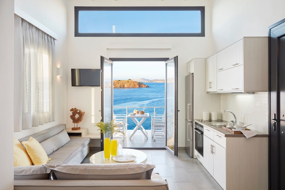 Eleia Seafront Villas 13/50