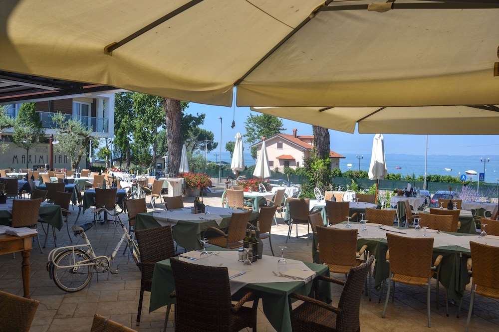 Hotel Maximilian 37/50