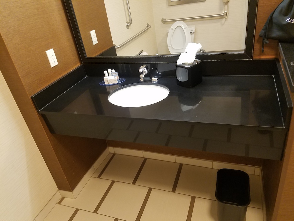 Fairfield Inn & Suites by Marriott Gallup 46/47