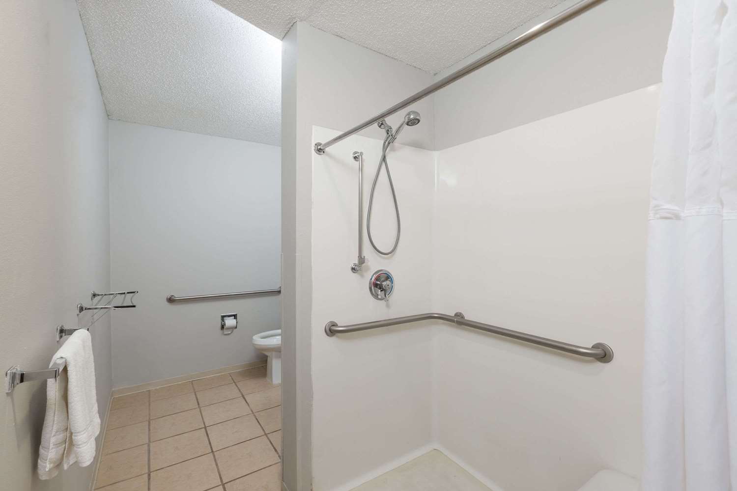 Microtel Inn Suites By Wyndham Sioux Falls 40/40