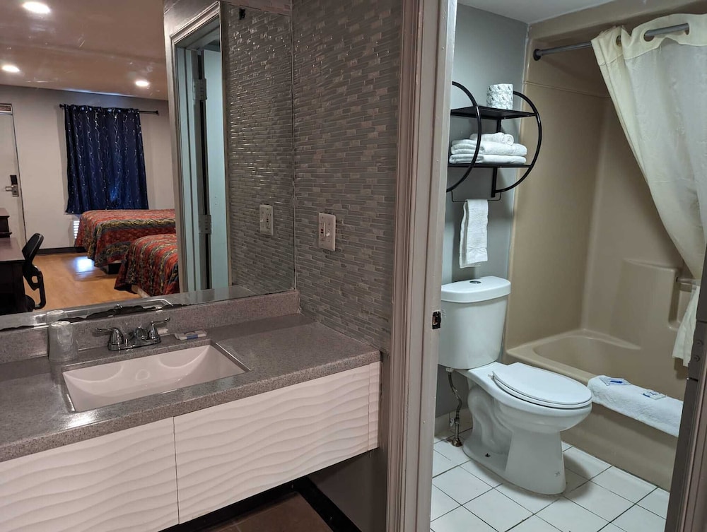 Executive Inn Coopersburg 32/33