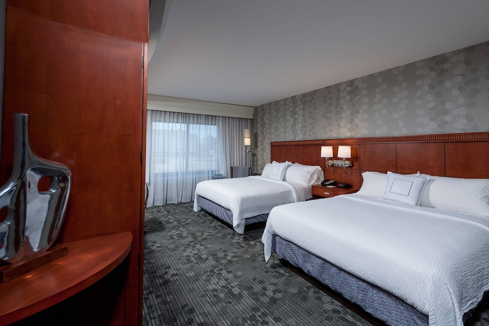 Courtyard by Marriott Portland Airport 13/52