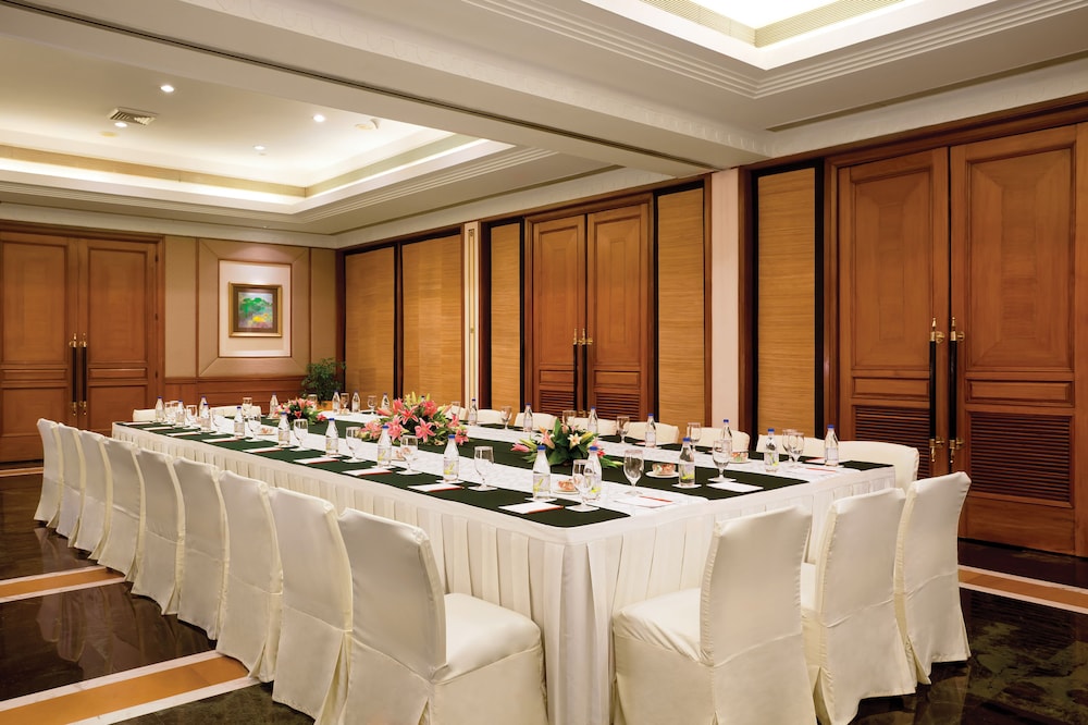 Trident, Jaipur 51/61