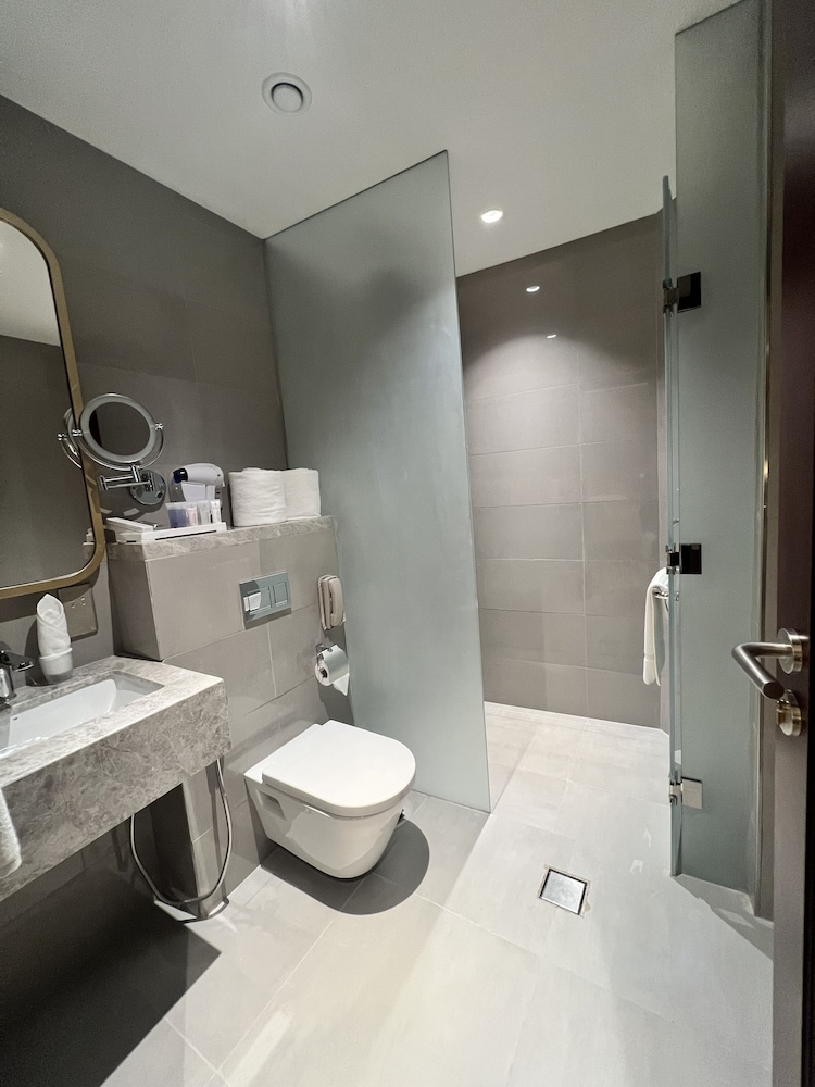 City Seasons Suites Dubai 18/60