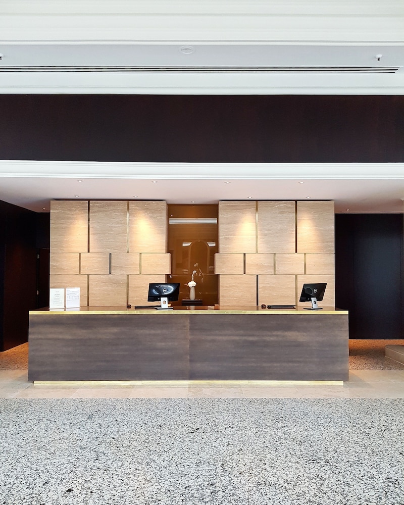 HYATT REGENCY BELGRADE 8/76