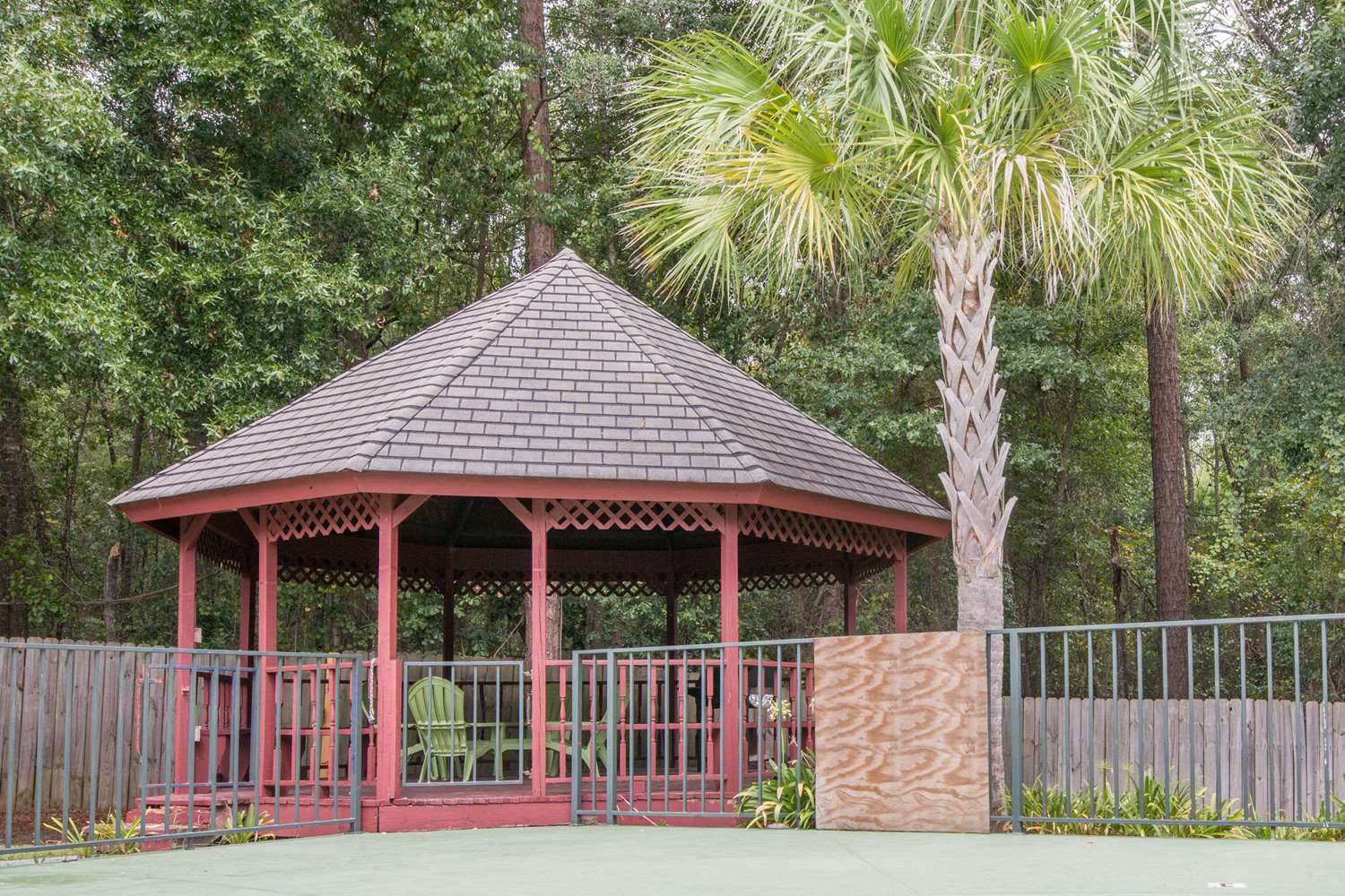 Howard Johnson By Wyndham Dothan 24/25