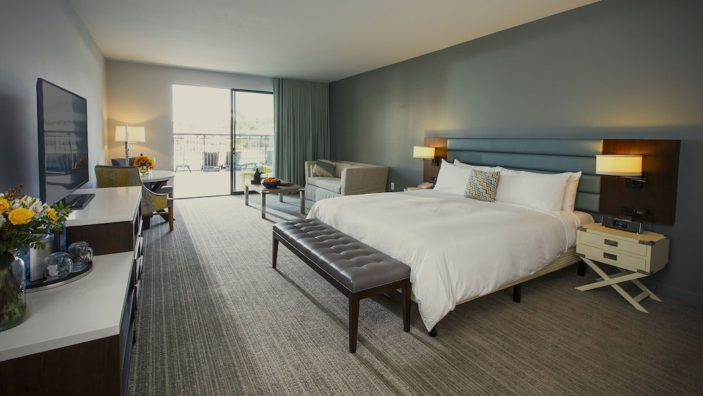 Lakehouse Hotel and Resort 26/100