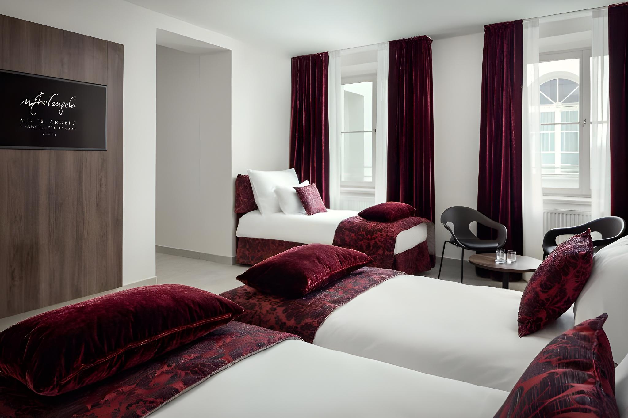 ROOM, TRIPLE