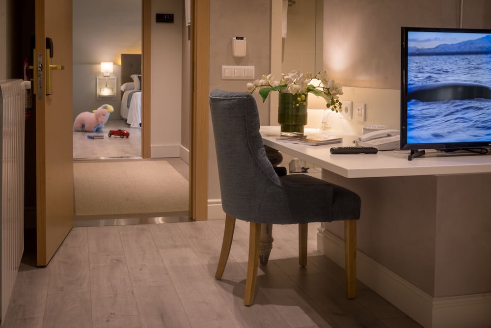 Hotel Pirineos Figueres 43/48