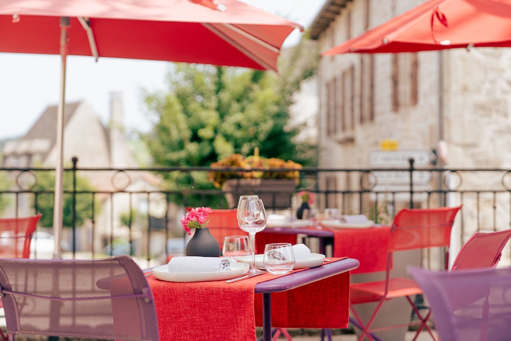 AUBERGE DE LA TOUR 32/40