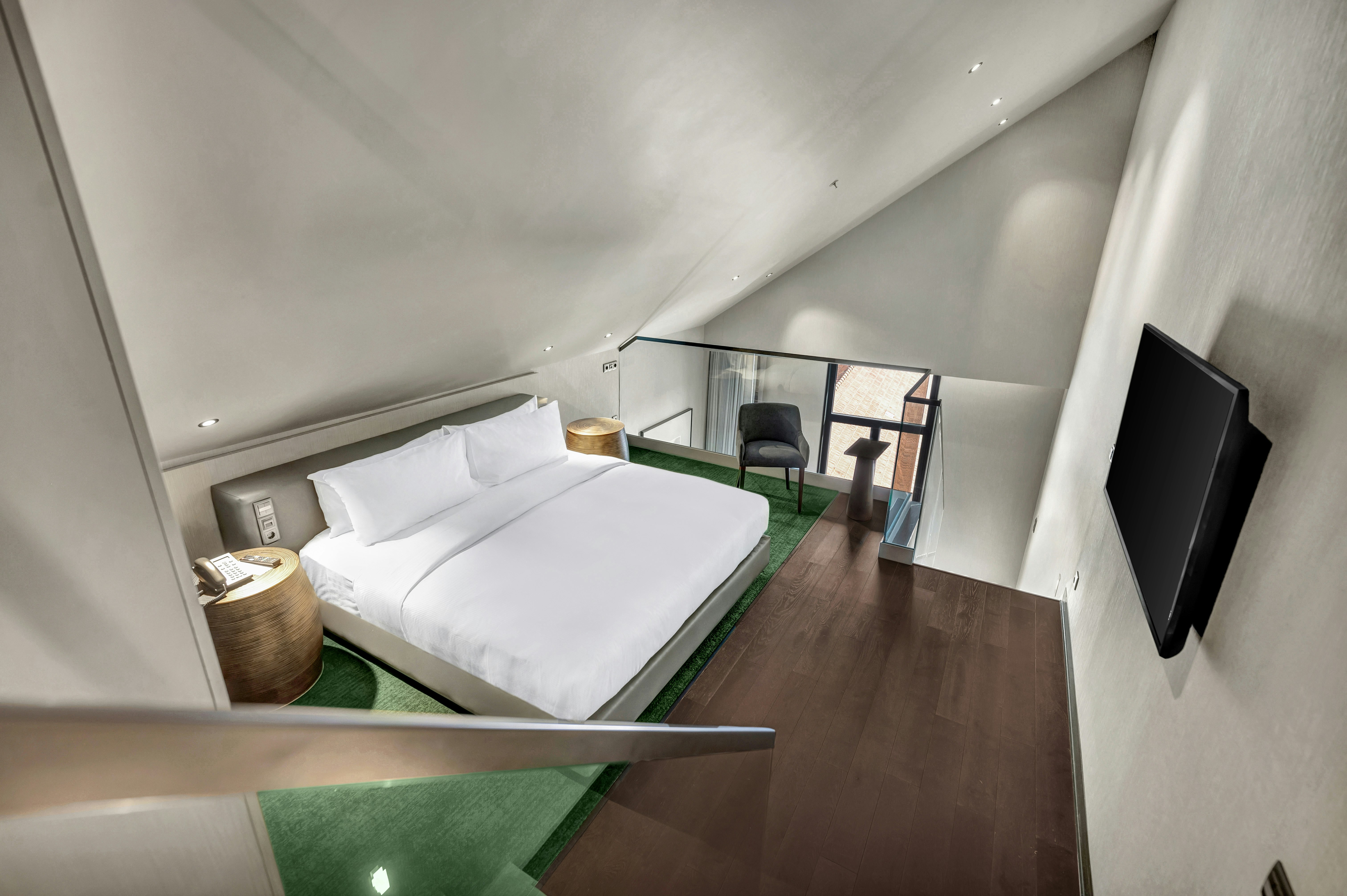 DUPLEX, DELUXE, SUITE, KING BED