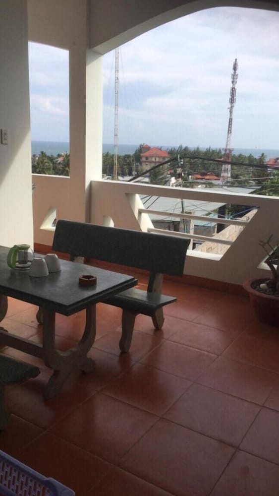 Viet's Hotel 51/54