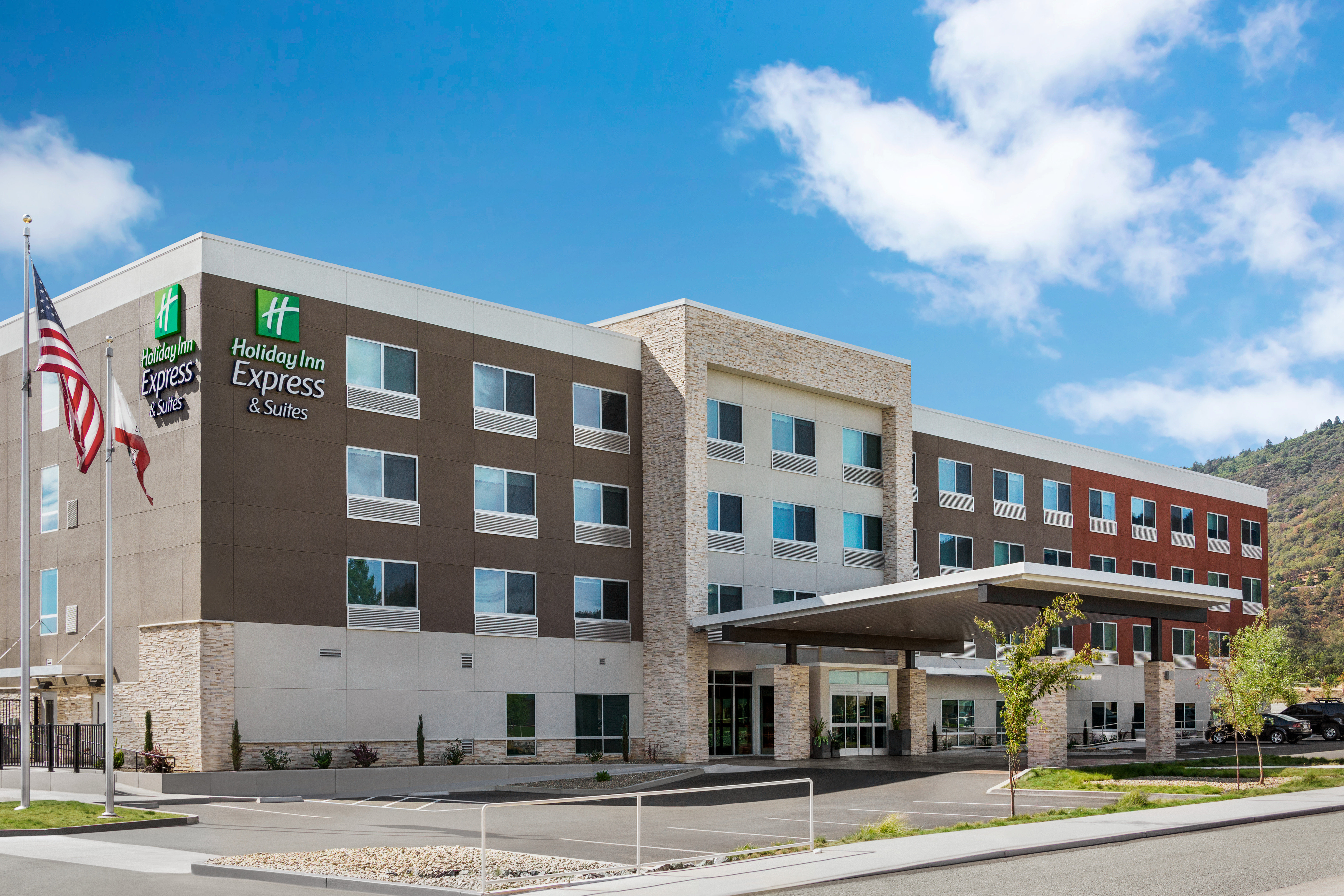 Holiday Inn Express & Suites - Ukiah 2/80