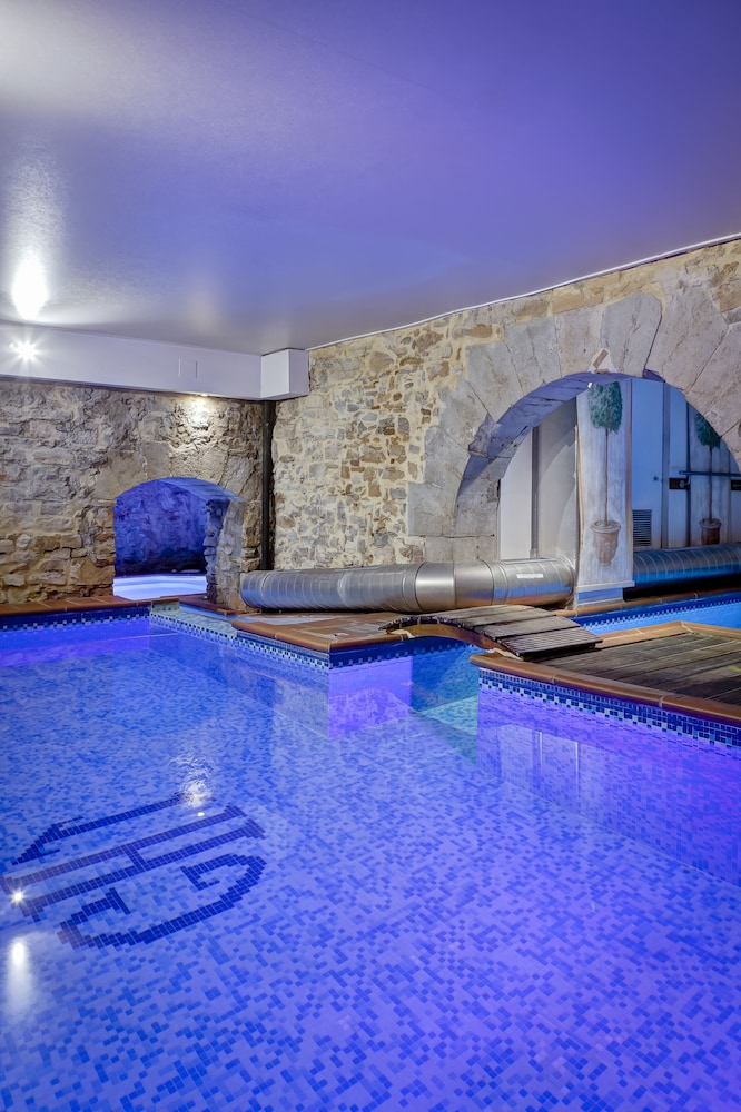 swimming pool spa