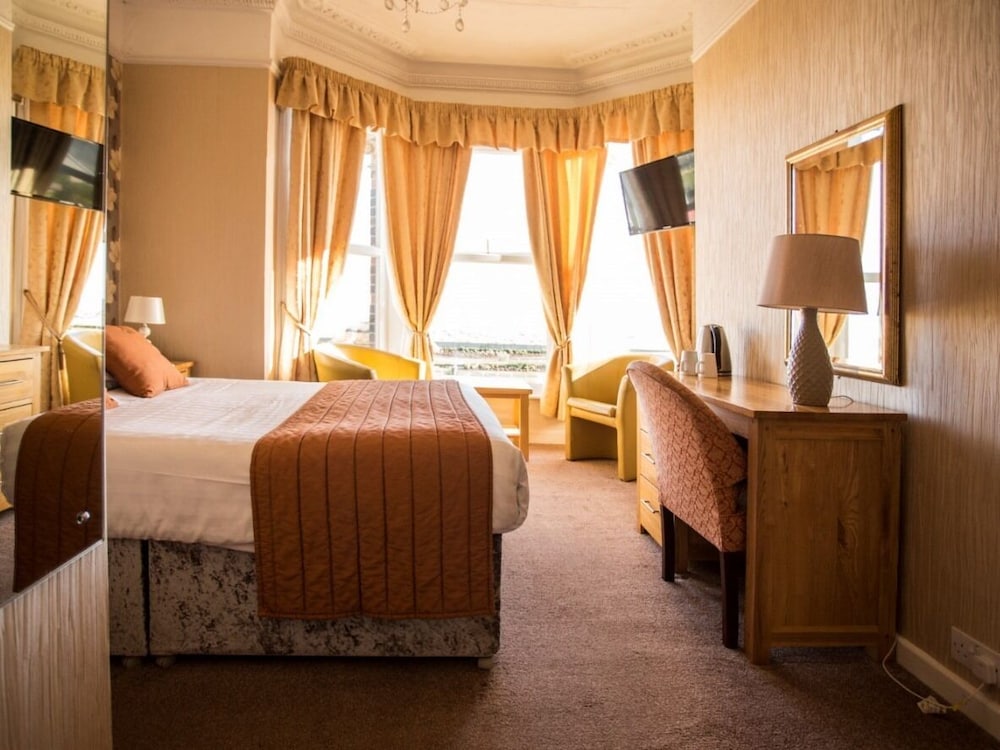 Furzedown Hotel 38/74