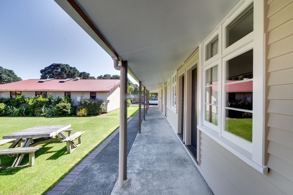 Wellington Top 10 Holiday Park 47/50