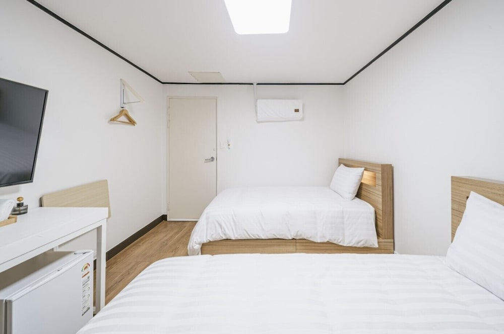 JEJU OAKRA HOTEL 10/70