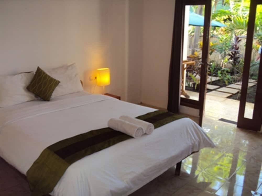 Banana Leaf Bungalows 6/23