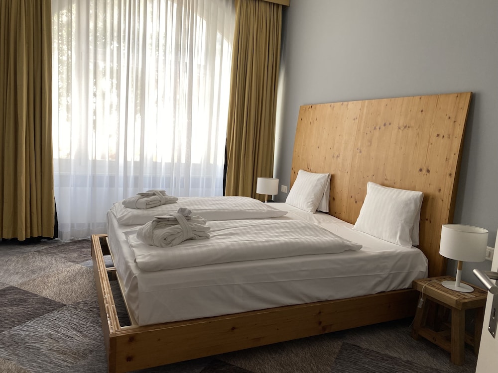 Thermal Hotels And Walliser Alpentherme Leukerbad 28/77