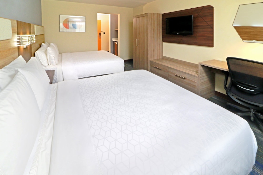 Holiday Inn Express Piedras Negras 14/72