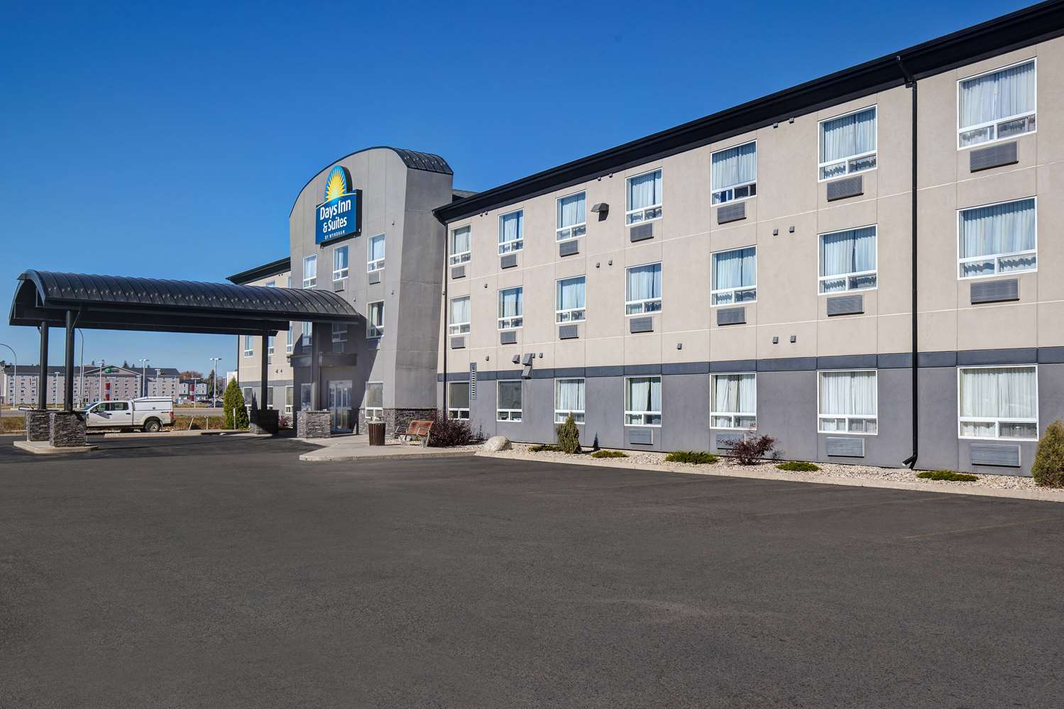 Days Inn & Suites by Wyndham Yorkton 33/38