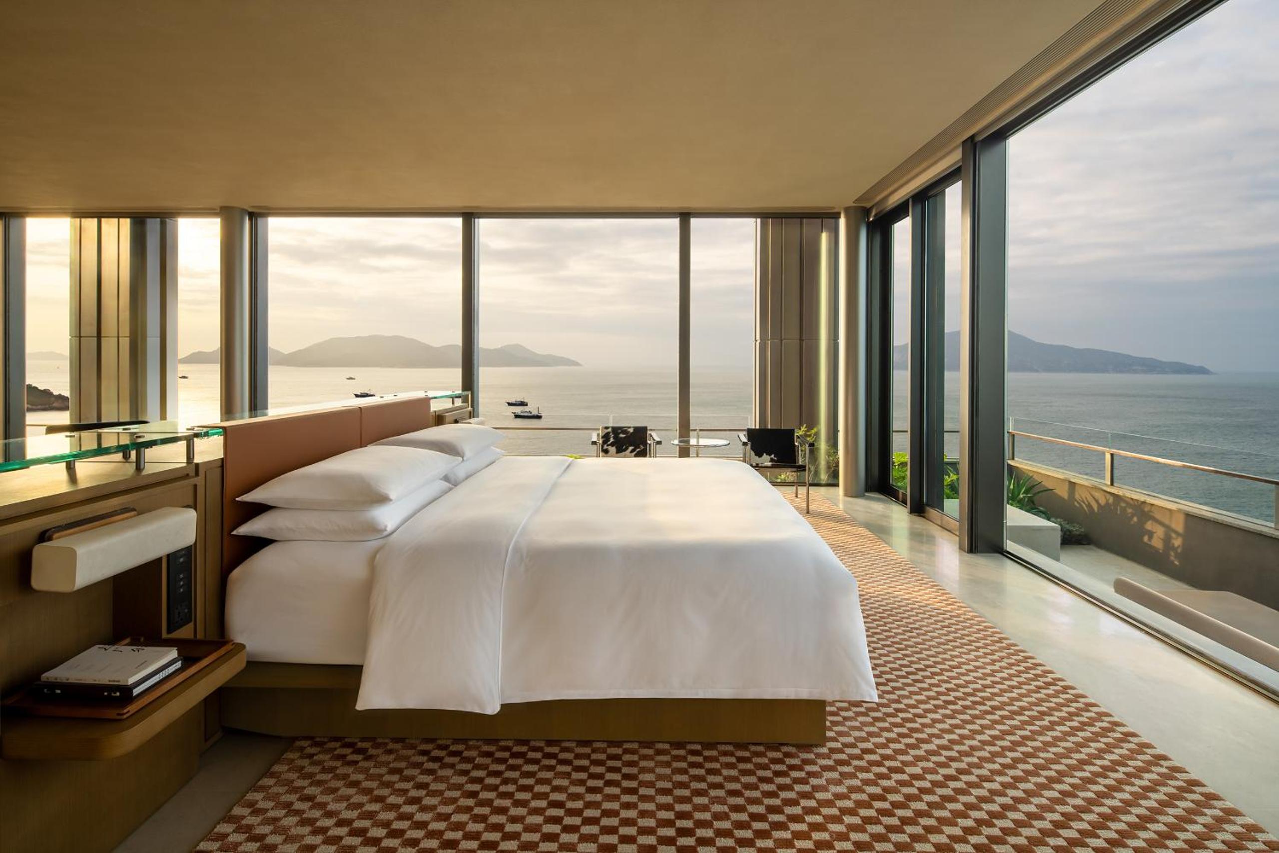Suite, House, King Bed