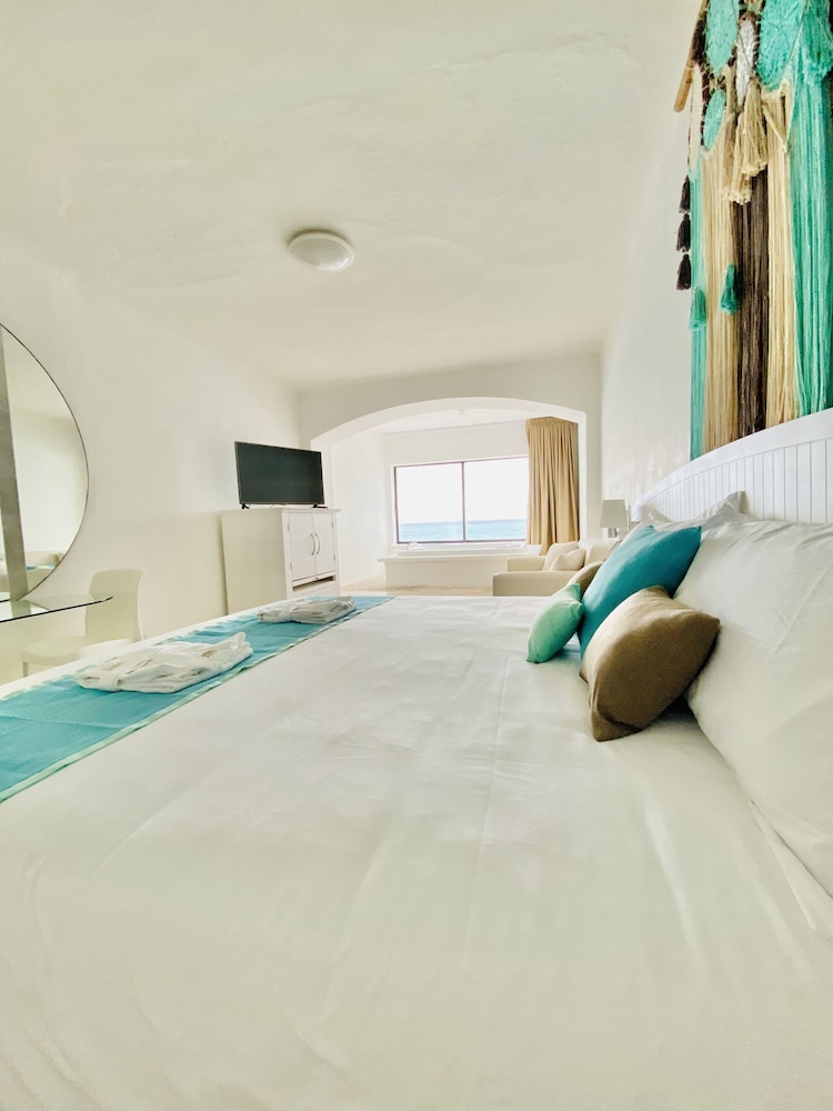 Cyan Cancun Resort & Spa 7/31