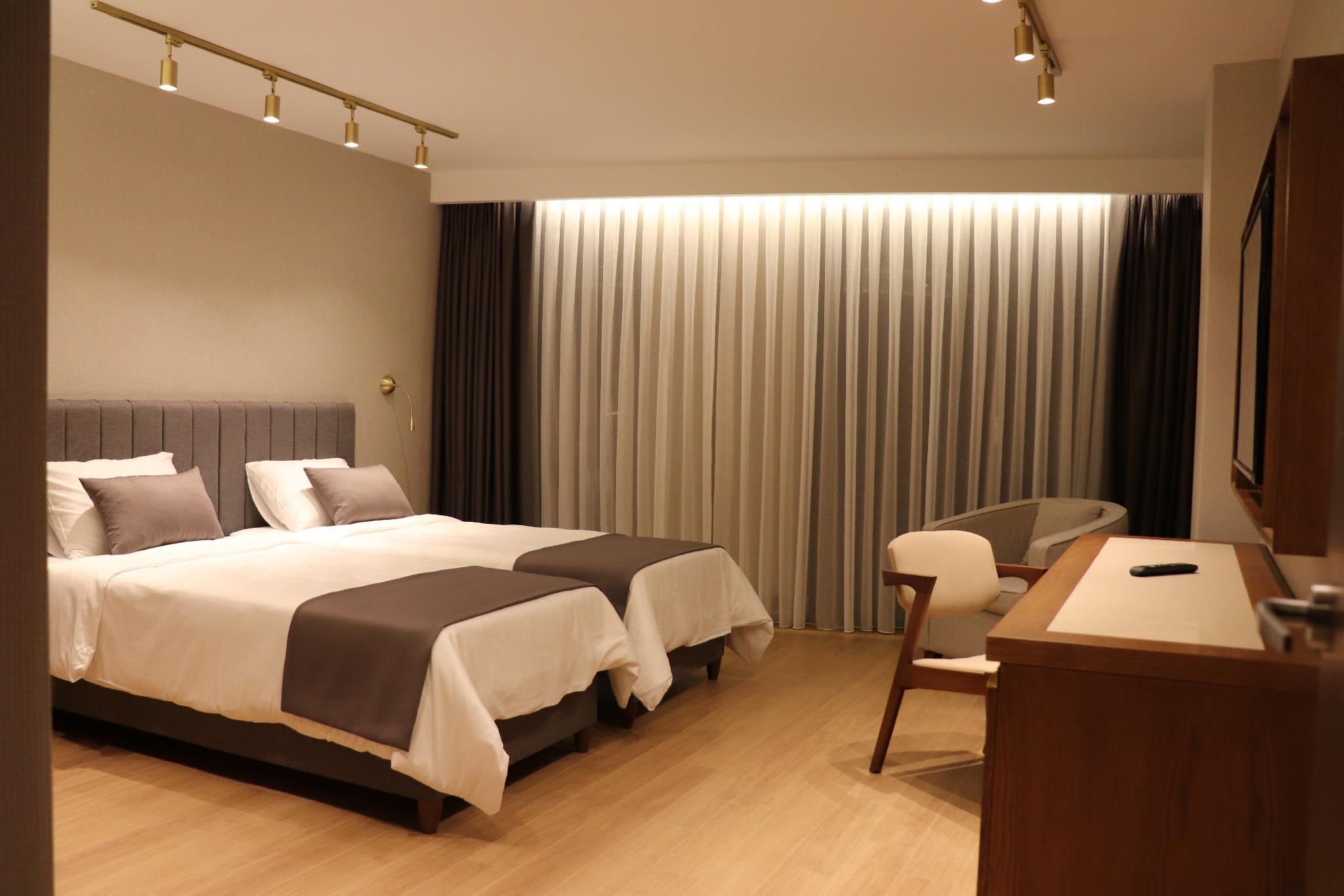 Suite, Double Bed