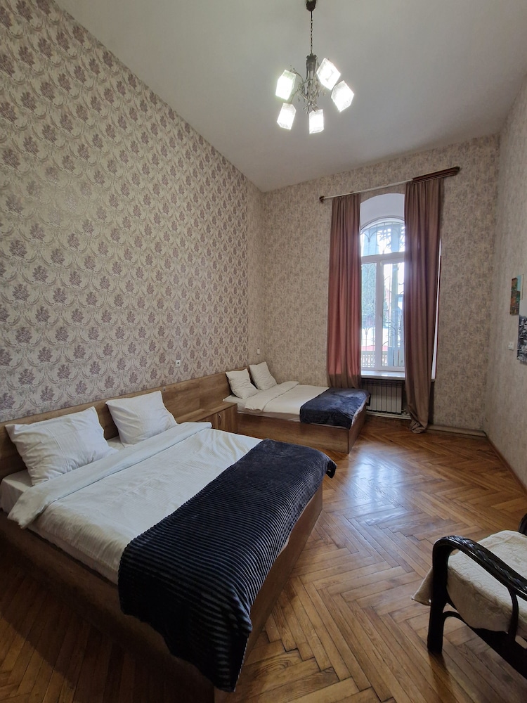 Friendly Hotel 17/50