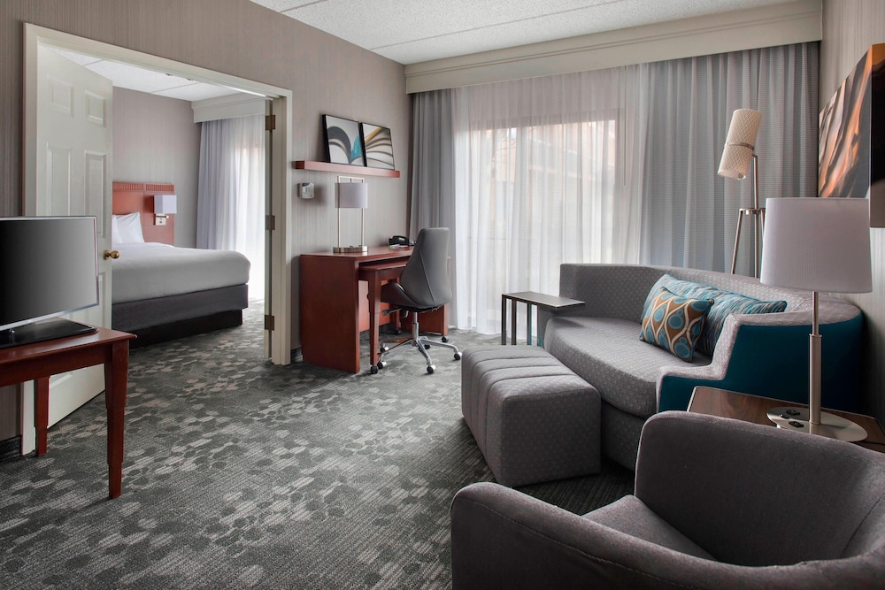 Courtyard Fishkill by Marriott 20/34