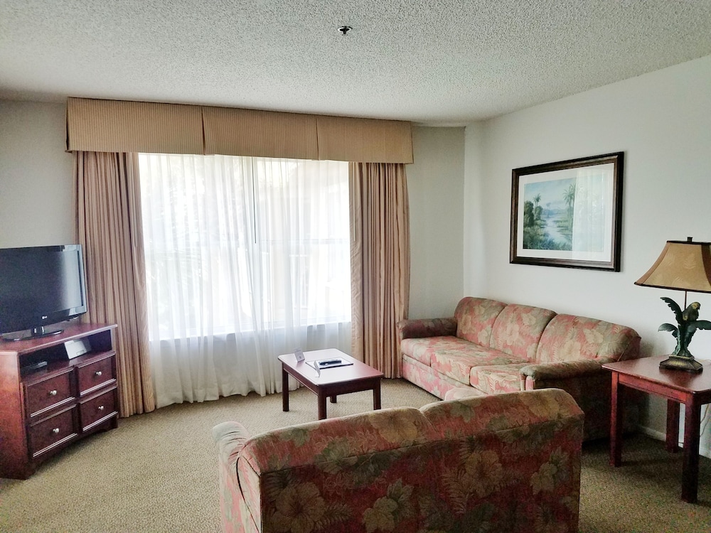 Parc Corniche Condominium Suites 26/62