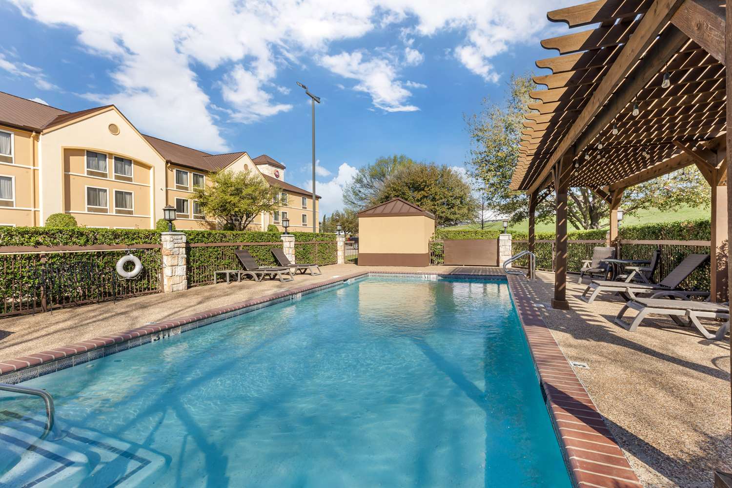 Best Western Plus Hotel Lewisville Flower Mound 40/40