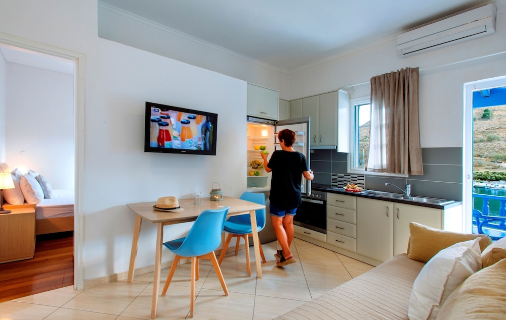 Vithos Aparthotel 44/72