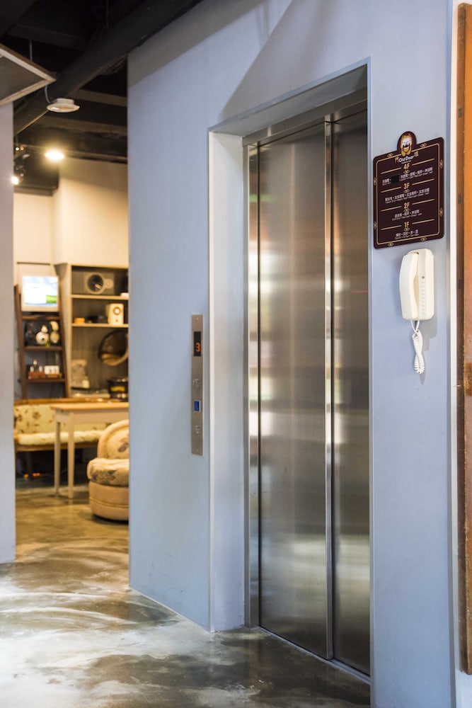 Old Door Hostel & Bar 34/57