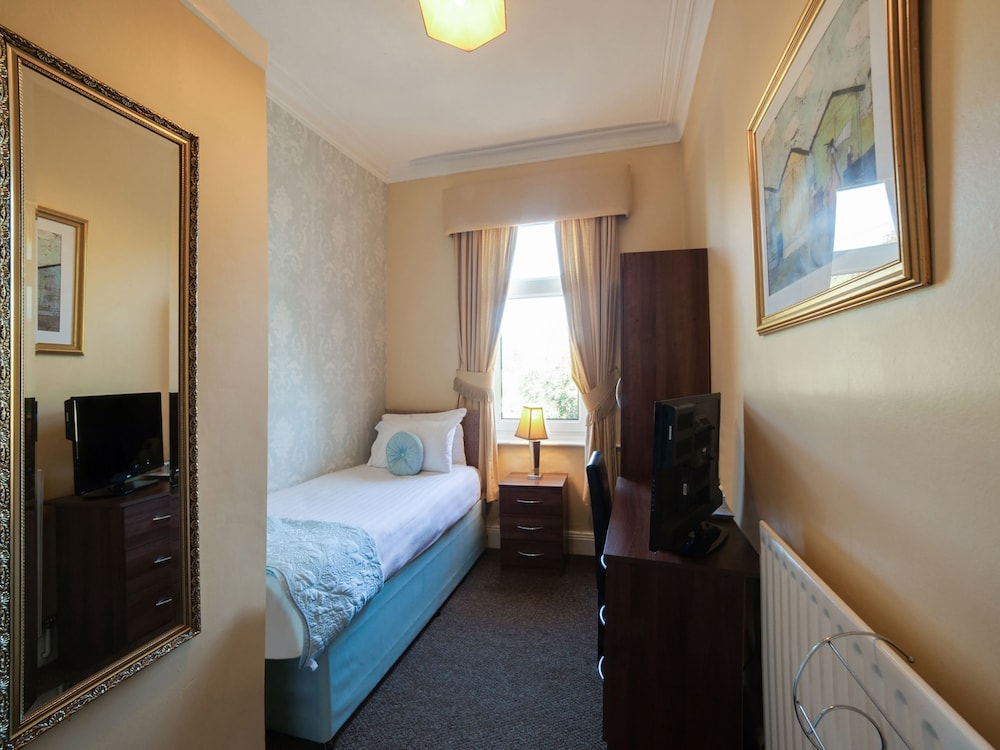The Lemonfield Hotel 13/39