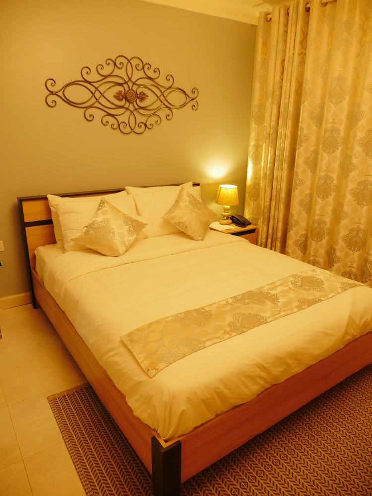ROOM, SINGLE
