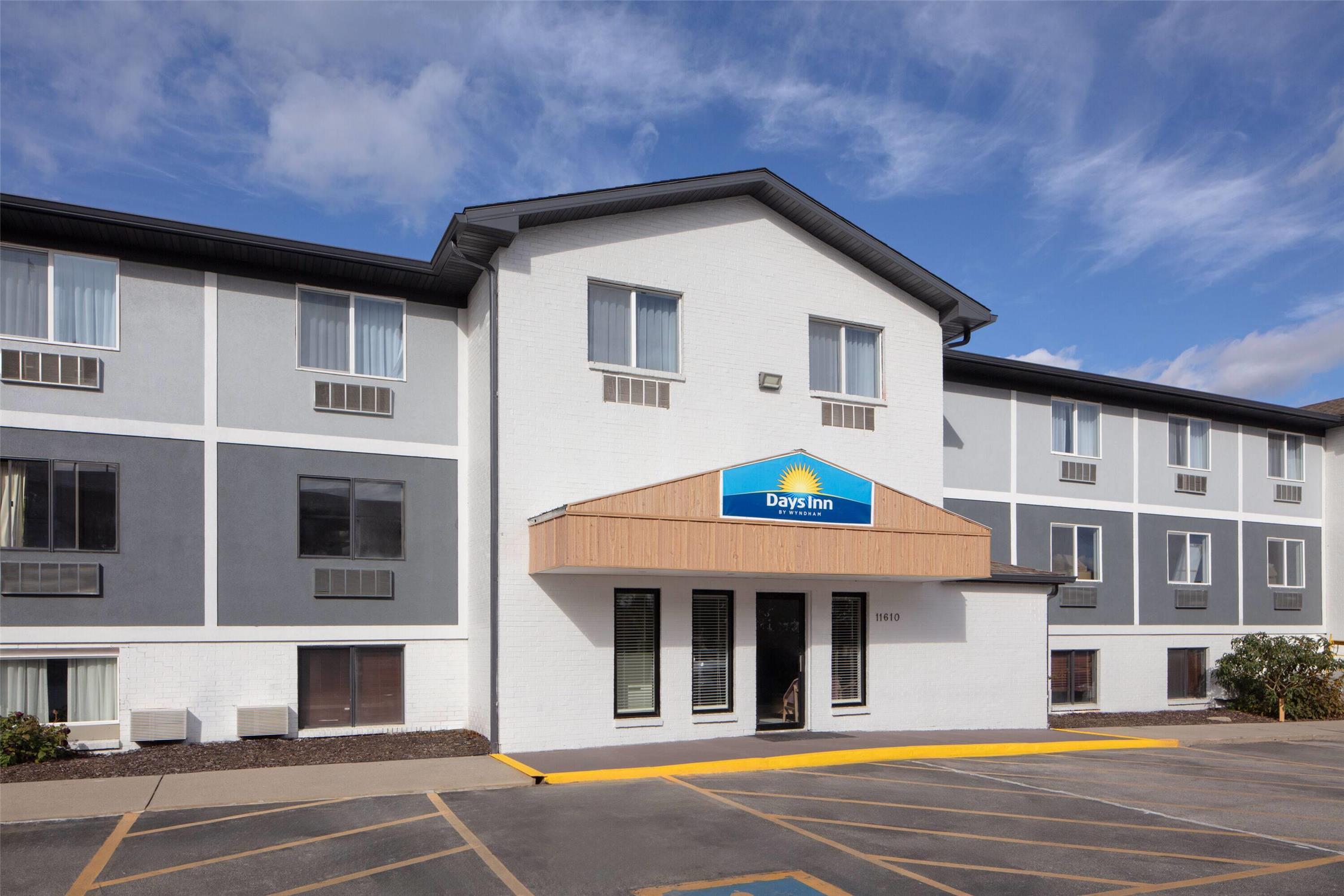 Days Inn by Wyndham Omaha/West Dodge 24/24